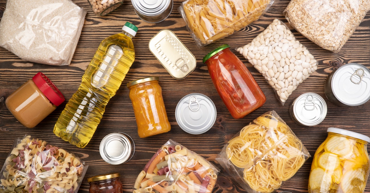 Alimentos y Bebidas Industrializadas