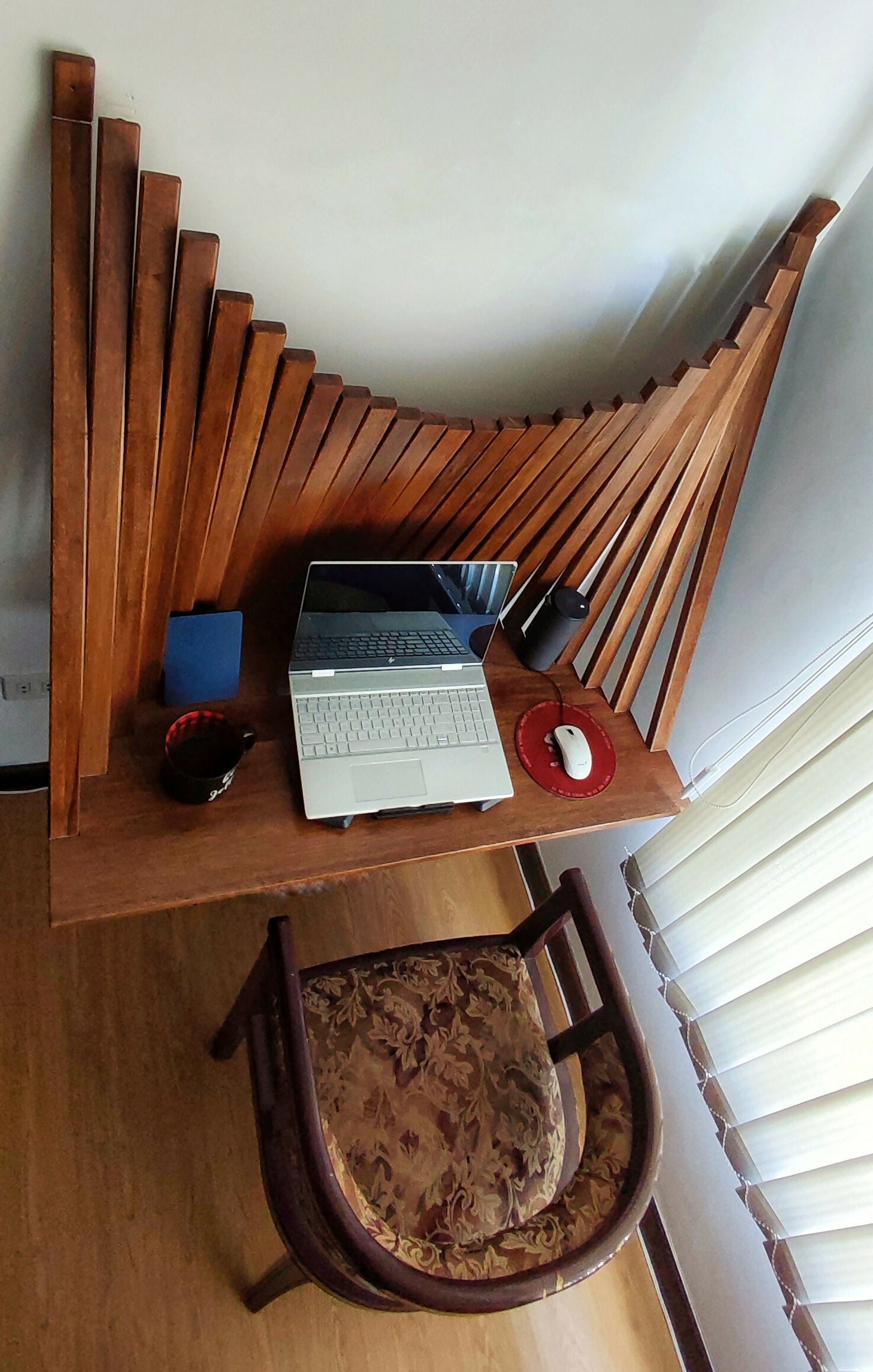 Escritorio Flotante y Plegable